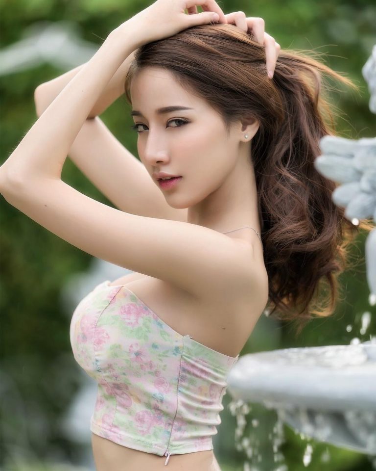 普京送武装实力大教堂的礼物！用德国坦克大炮做的地板！